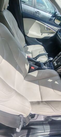 2018 Volvo V40