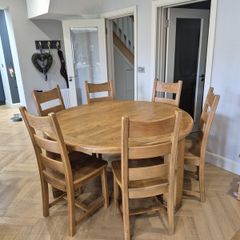 5ft Round Solid Oak Dining Table & 6 Solid Chairs