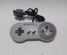 Nintendo Super Famicom (SNES) controllers