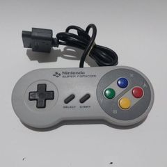 Nintendo Super Famicom (SNES) controllers