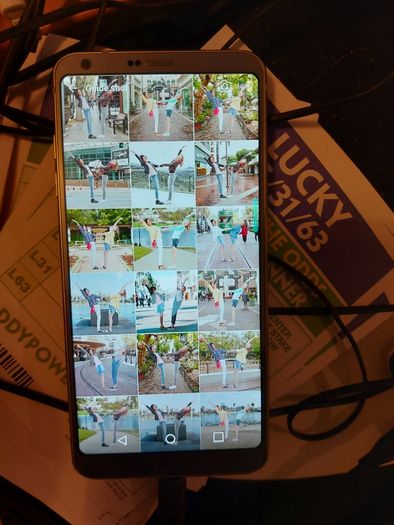 LG G6 mobile phone, 32GB, sim tray missing, excellent cosmetic condition otherwise