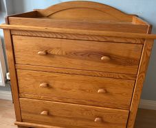 Baby changing table / chest of drawers