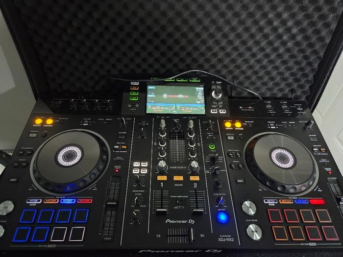 Pioneer XDJ-RX2 & Carry Bag & Dust Cover