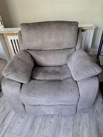 Recliner armchair