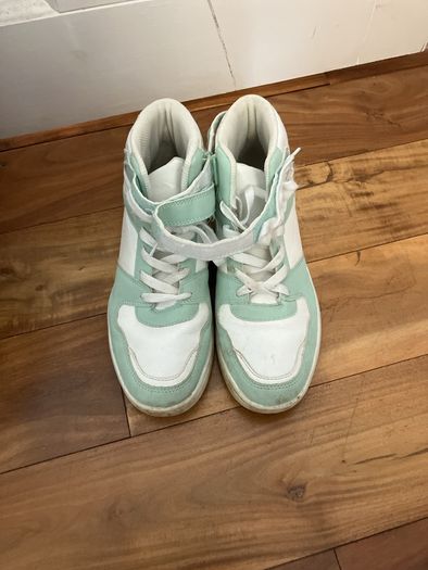 Ladies high top Runners green and white