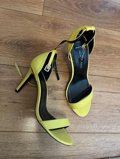 High heels size 7