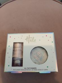 Face and body highlighter kit