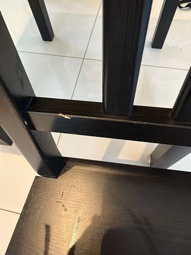 Kitchen table & 3 chairs (extends)
