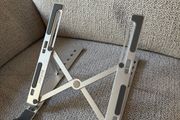 Collapsible laptop stand