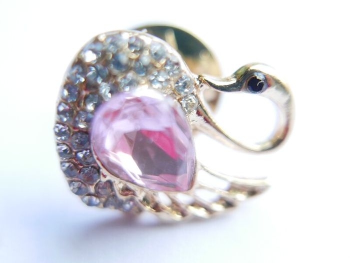 Vintage Swan Brooch