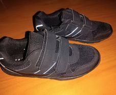 Unisex black trainer / shoes , NEW, UK 5/38
