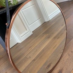 Rose gold mirror