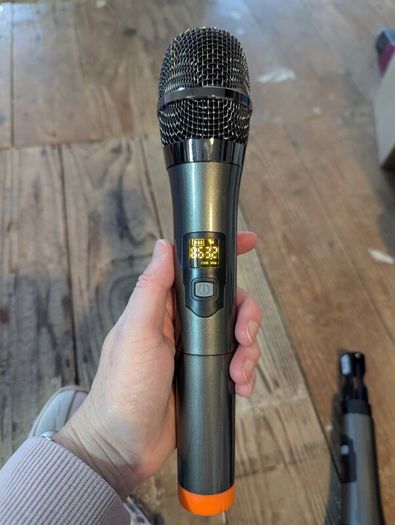 touchscreen karaoke machine
