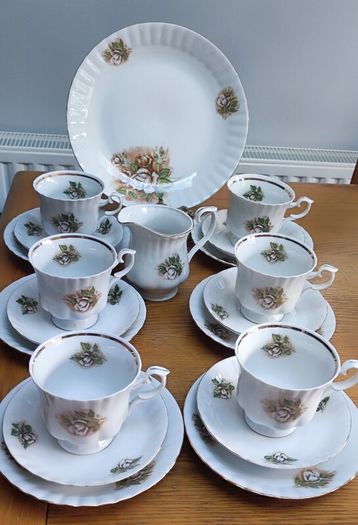 Vintage Tea Set Chodziez