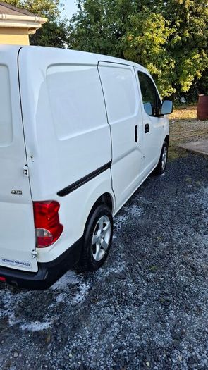 2013 nissan nv200