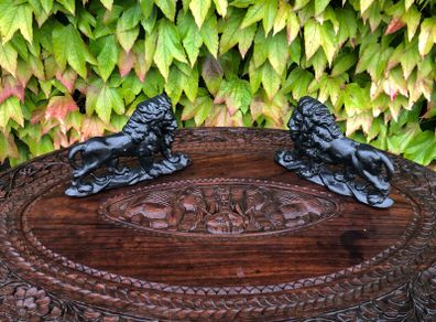 Lion doorstops