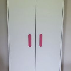 Child's wardrobe