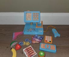 Bluey wooden shop play set