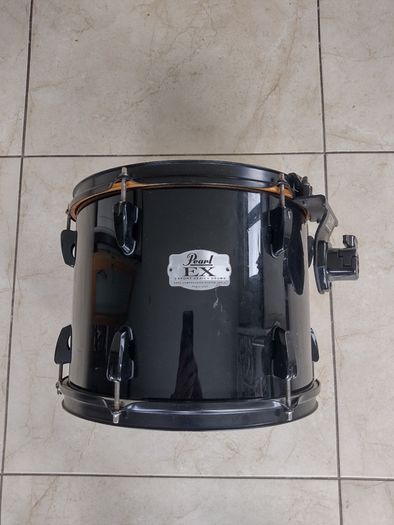Pearl EX Export Series 13 by 9 and 5/8"  rack tom in excellent condition.