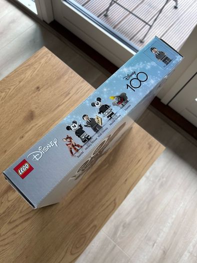 LEGO Disney Classic Walt Disney Tribute Camera 43230