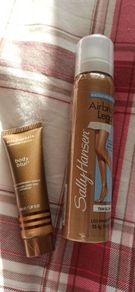 Body make up, Sally Hansen tan glow