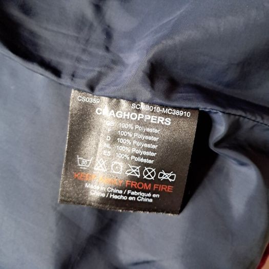 Craghoppers sleeveless jacket Size large 29" long zip pockets In like new condition