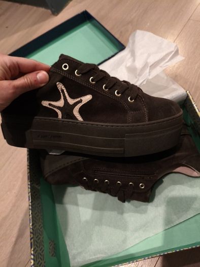 trainers Carl scarpa