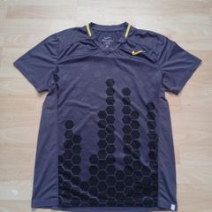 Nike Dri-Fit T-shirt ((Adult M))