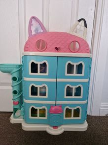 Gabby Doll house