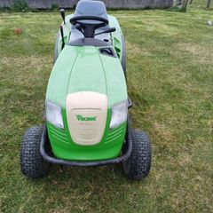 Ride on lawnmower