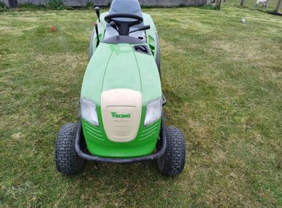 Ride on lawnmower