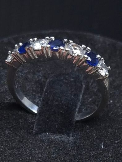 Vintage 9ct White Gold Blue & Clear Stone Eternity Ring  Size 53