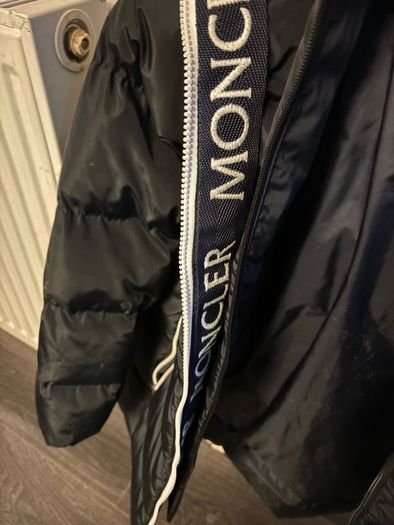 Moncler padded jacket navy with hood