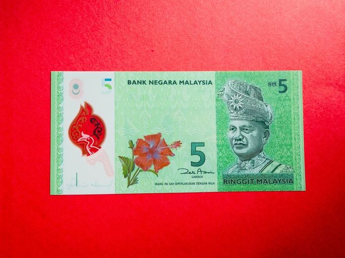Malaysia  5. Ringgit. 2012  Pick. 52a   POLYMER PLASTIC ( Uncirculated).
