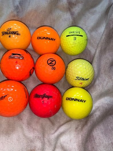(12) Good quality colored golf balls