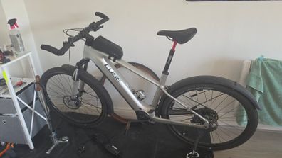 Pedal assisted ebike cube reaction hybrid 800