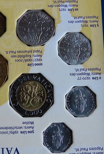 Vatican 10 coins set in CD case. Pope John Paul II 1000 & 500 Lire