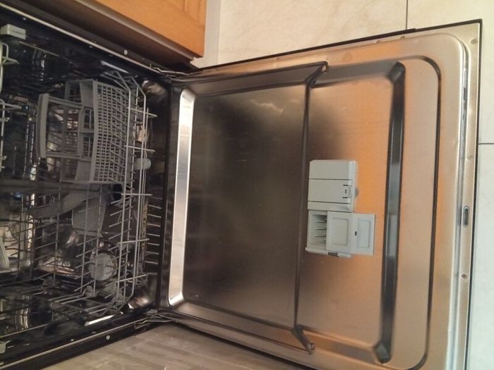 Hotpoint Dishwasher