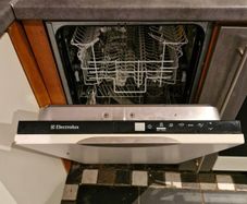 Slimline dishwasher
