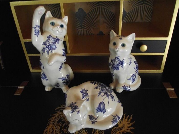 Vintage Set of 3 Ceramic cats by Just Cats & Co. Staffordshire - Circa 1980's