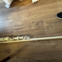 Wood curtain pole