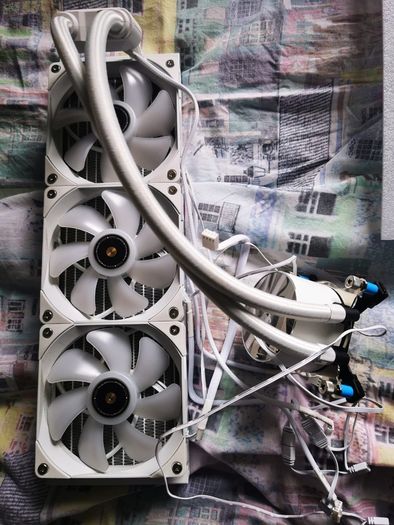 Thermalright Frozen Notte 360 CPU Cooler