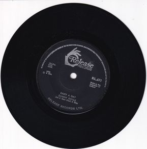 Danny Doyle Daisy A Day Irish Pressing Single 1973