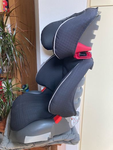 Britax Adventure High-back booster car seat 15-36 kg