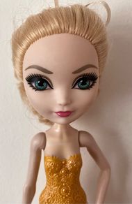 Ever After High Apple White Doll