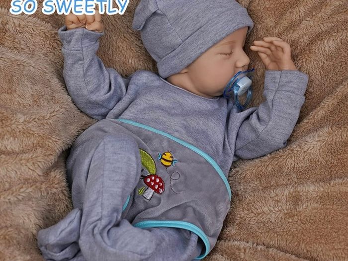 Reborn Babies Lifelike Dolls - 17 inch Handmade Life Like Baby Dolls, Soft Cloth Body with Feeding Kit, Realistic Newborn Dolls as Prefect Gifts for Children/Mom DIFFERENT OPTIONS AVAILABLE, SEE PHOTOS (FREE POSTAGE)