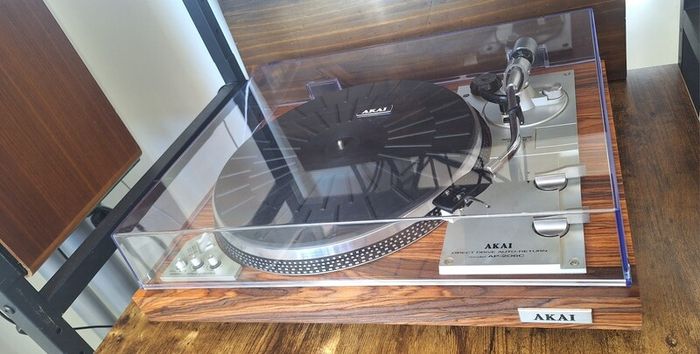 Akai AP-206C - Direct Drive Turntable Record Player + extra free cartridge