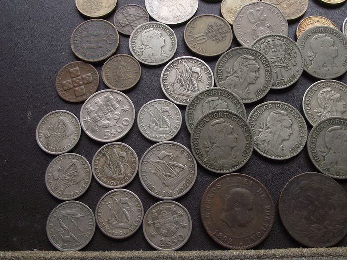A Lot of 490+ grams of coins from Portugal