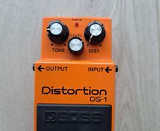Boss Distortion DS-1