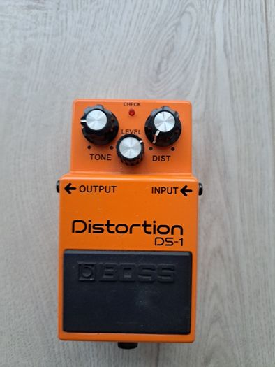Boss Distortion DS-1
